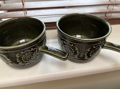 Vintage Tams England Pieces - 2 cups, saucers and side plates matching and 2 Retro soup Bowls ( 8 Pieces )