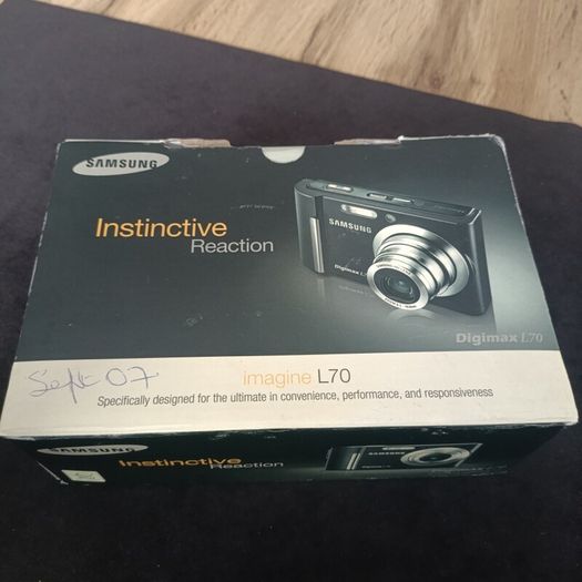 Samsung Digimax L70 7.2MP 3x Zoom Digital Camera