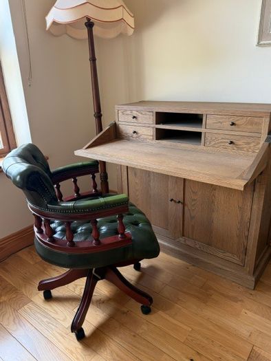 Captain's Chair