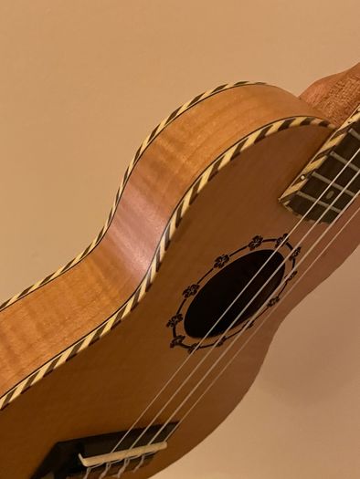 Risa Slimline flamed maple soprano ukulele new with padded case