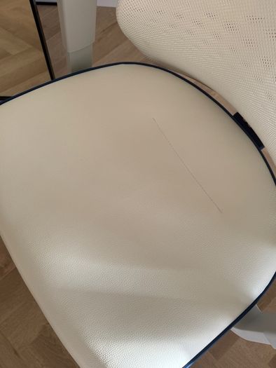 gaming/office white chair