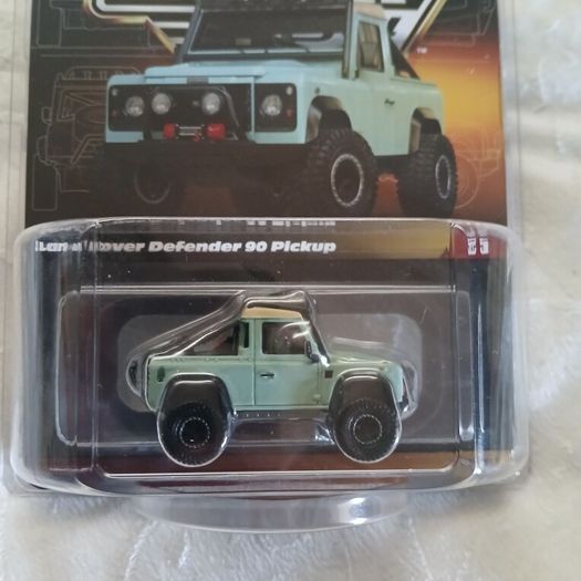 Hot Wheels Elite 64 Land Rover Defender 90 Pickup