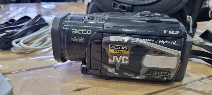 Jvc Everio Gz-hd3e Hd Video Camera Hdd