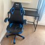 gaming chair and desk Image 4
