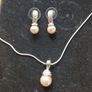 Vintage Zirconia Pearl Set of Necklace and Earrings Image 4