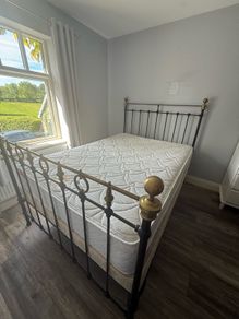 4ft6 Victorian Style Metal Bed , Mattress & Base Included