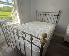 4ft6 Victorian Style Metal Bed , Mattress & Base Included