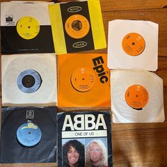 Joblot 8 ABBA singles p&P included