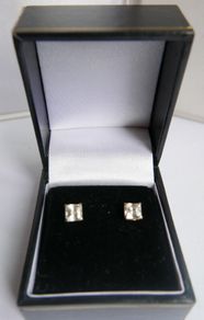 Vintage 14K Sold Yellow Gold Cushion Cut Cubic Zirconia Stud Earrings 0,88g