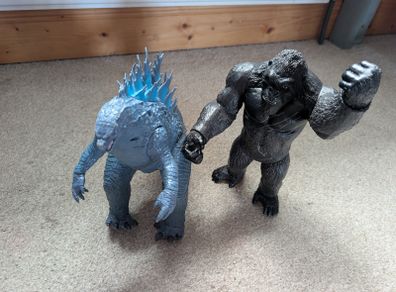 Godzilla  King Kong Large Action Figures Set of 2
