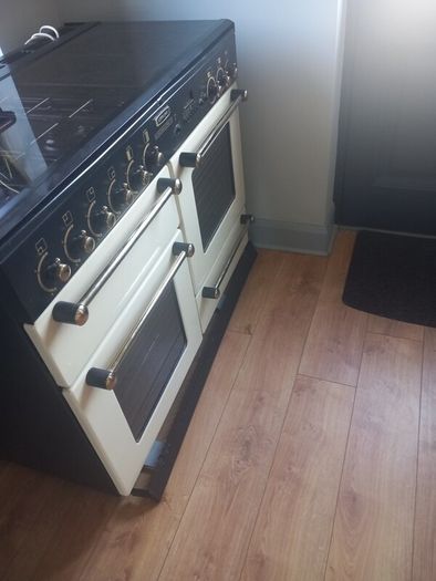 full gas leasure cooker plus hot plate and grill