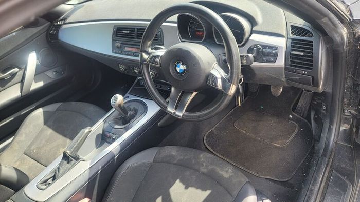 z4 2.0 parts or repair