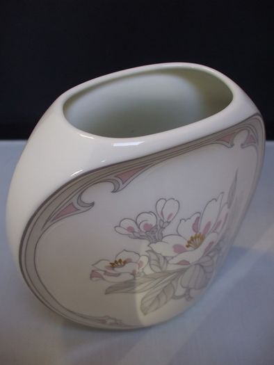 SALE!  Vintage AK Kaiser West Germany Porcelain Vase - Chantal Magnolia pattern designed by K. Nossek