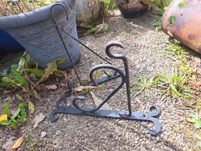 hanging basket bracket