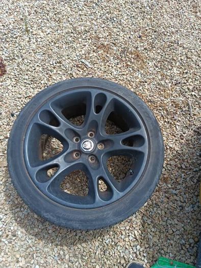 Jaguar XK8 alloys