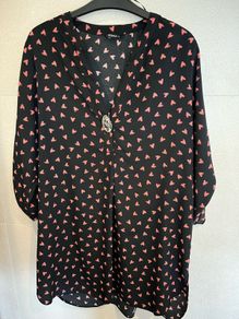Long top -  Black with red hearts