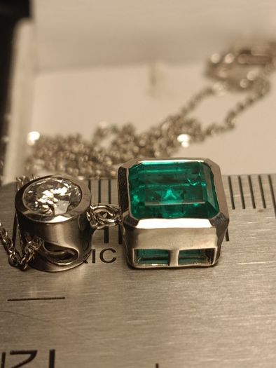 Emeraldine Quartz and Real Moissanite Pendant and Chain