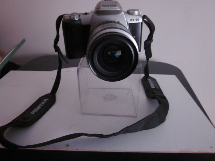 Pentax MZ-50 35mm SLR Film Camera + 28-80mm Lens Kit Autofocus
