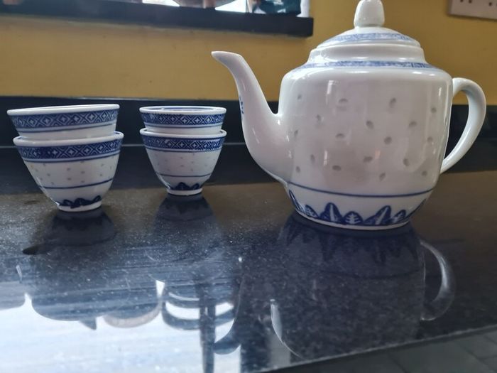Chinese teapot and cups