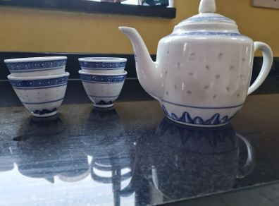 Chinese teapot and cups