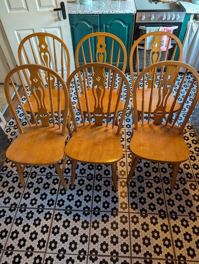Table+6 Chairs 200 or best offer