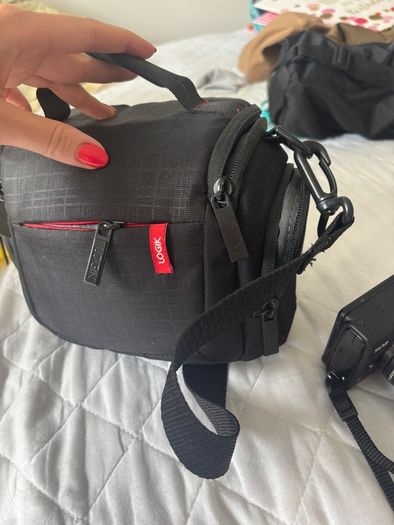 Canon Eos M100, bag and tripod