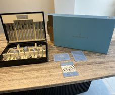 44 Piece Silver Newbridge Silverware Canteen Set