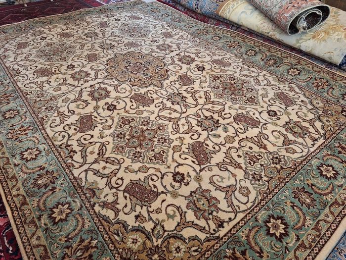3m x 2m woven Persian Heriz rug