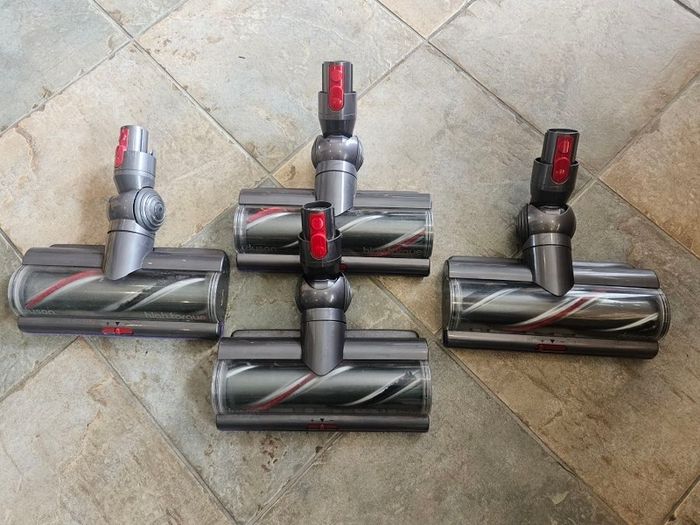 Dyson Auto motorheads