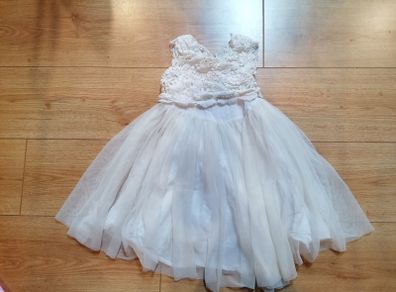 White occasion/christening Dress (2-3y)