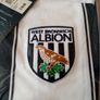 WBA West Bromwich Albion Football Shirt. NEW IN BAG WITH TAG  2008/09 premiership season. no sponsor. Size M Medium. genuine Umbro WBA home Jersey, navy/white stripes, football shirt top baggies. Image 4
