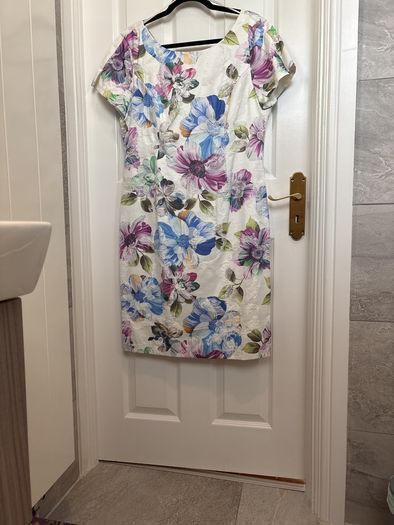 Libra Dress Size 14