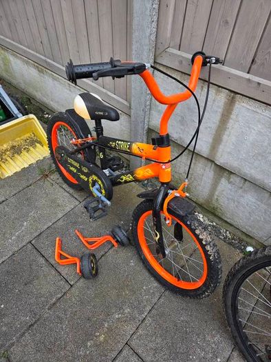Assorted kids' bikes
