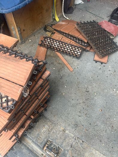 140 sq feet of interlocking composite decking
