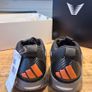 Basketball Shoes Image 7