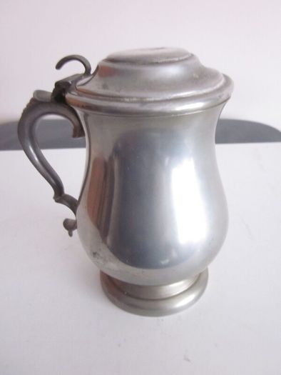 Antique English Pewter Lidded Tankard