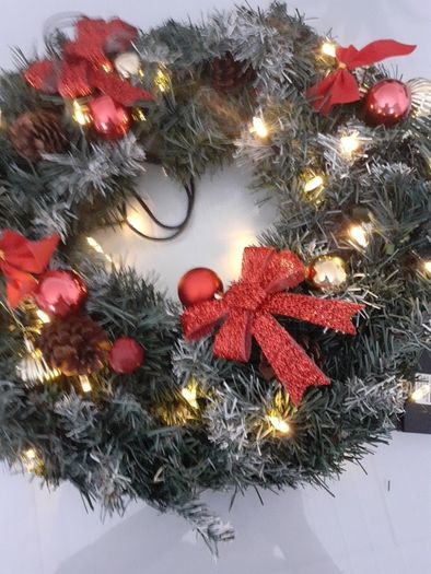 Wreath approx 50 cm .Needs new lights 10 euro