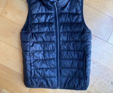 Polarn o Pyret black gilet 8-9 yrs 134 cm