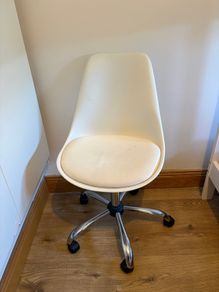 desk chair