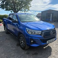 Toyota hilux invincible x