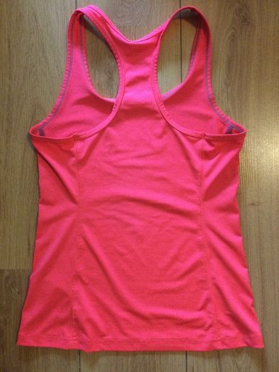Beautiful H&M Ladies Athletic Top Size S