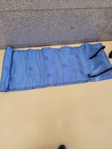 Self inflating camping mat