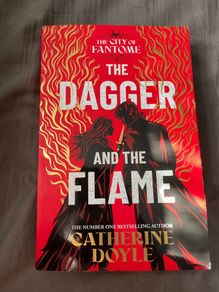 The Dagger and The Flame - Catherine Doyle