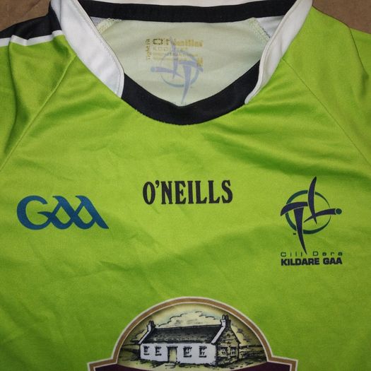 Kildare (M) Tight Fit GAA Jersey O'Neills Shirt Gaelic Football Hurling Cil Dara Medium MTF