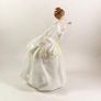 Royal Doulton Figurine Flower of Love HN 2460 Image 3