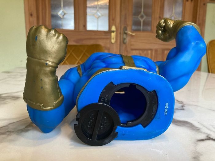 Monogram / Marvel / Thanos / Bust & Money Box
