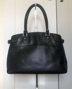 Louis Vuitton Passy GM bag