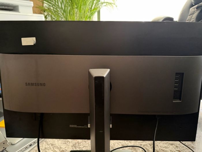 32" 4k Samsung monitor S3208501