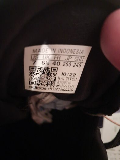 NEW Adidas Trainers - Size 6.5