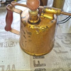 Antique Brass Pneumatic Plant Sprayer featuring a wooden handle Nice decorative piece for display. Postage Available